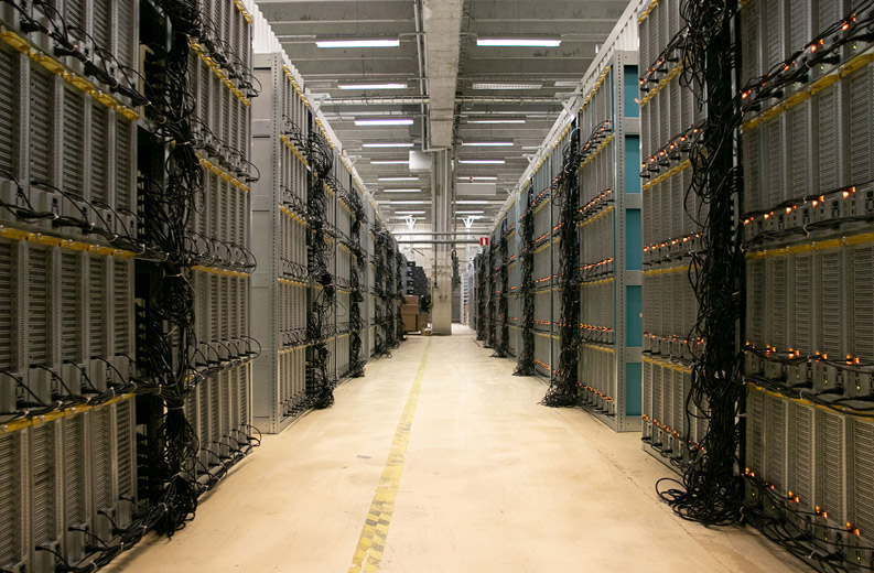 The next generation of large-scale mining farms